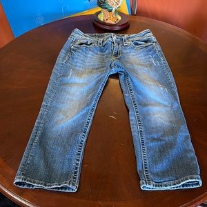 Miss Me Cuffed Capri Women’s Size 29 Distressed but in  Good Condition.